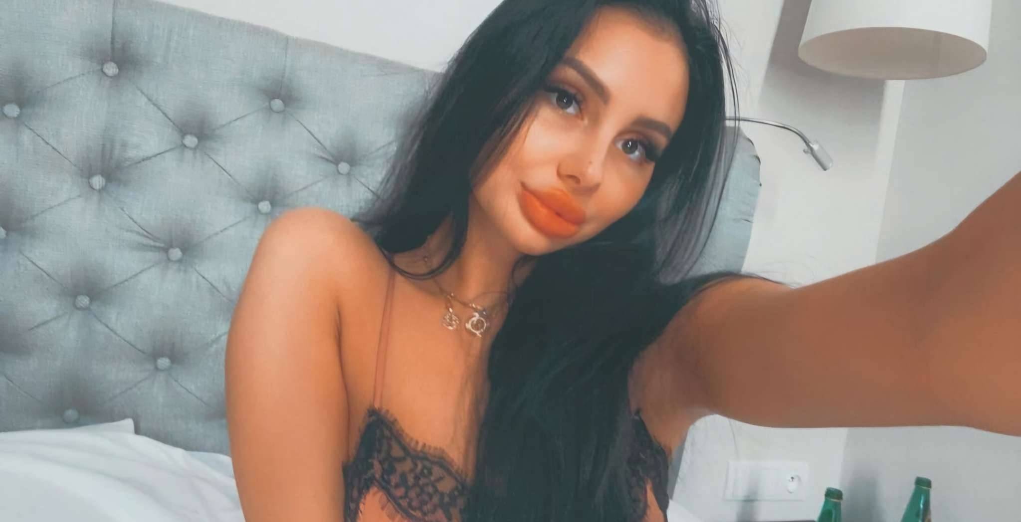 Elissa B